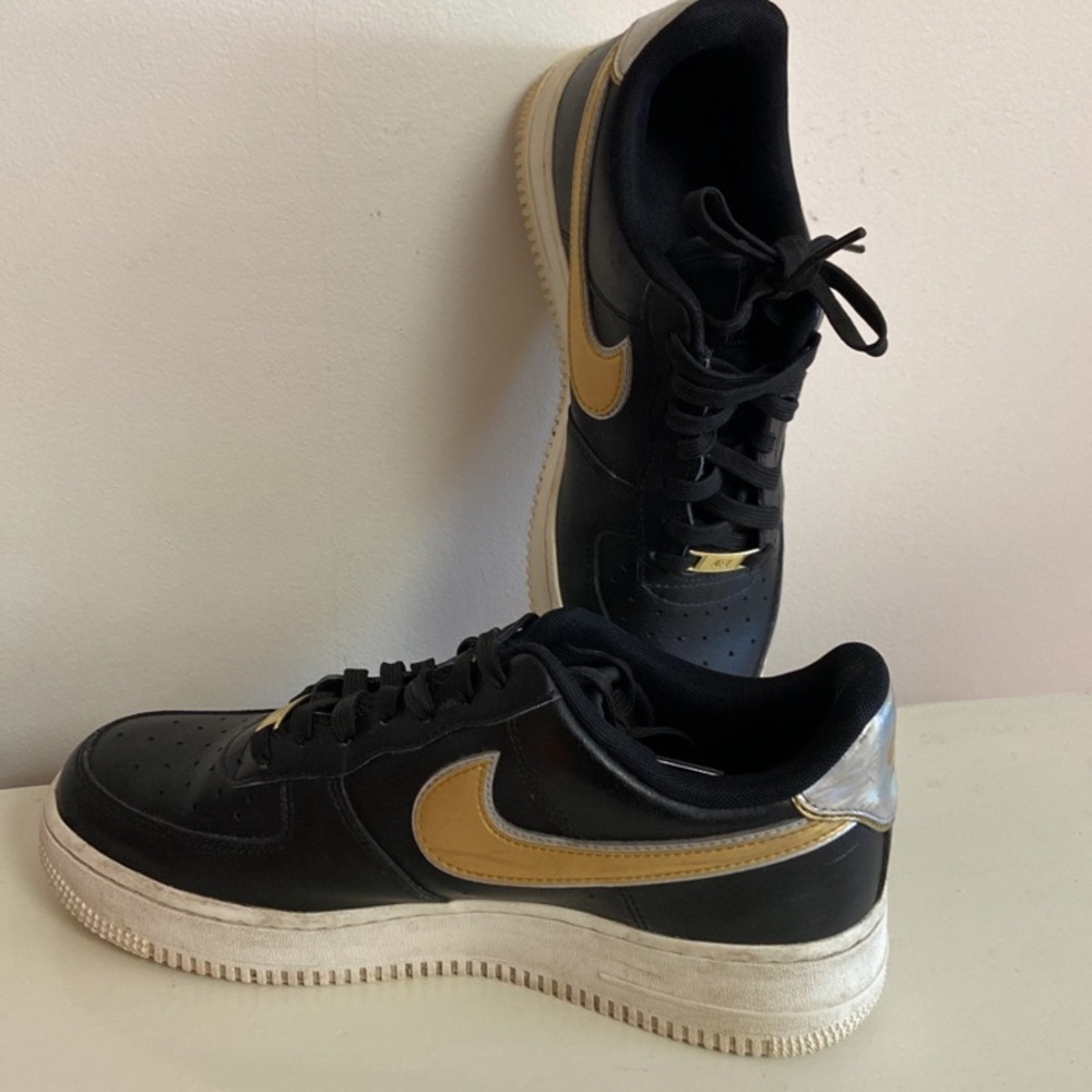 Nike Air Force 1 shoes size 8